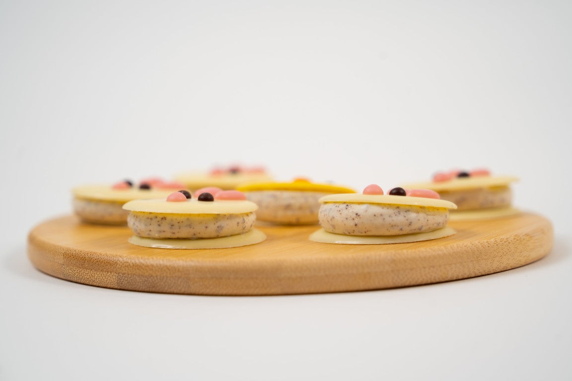 Macarons de Pâques Bunny & Chick — Crème de Stracciatella Close Up