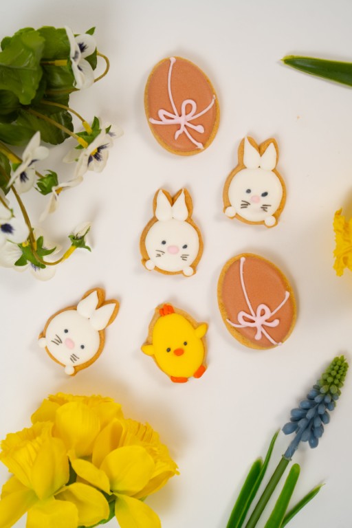 Petits Biscuits Artisanaux de Pâques — Œufs & Animaux Colorés