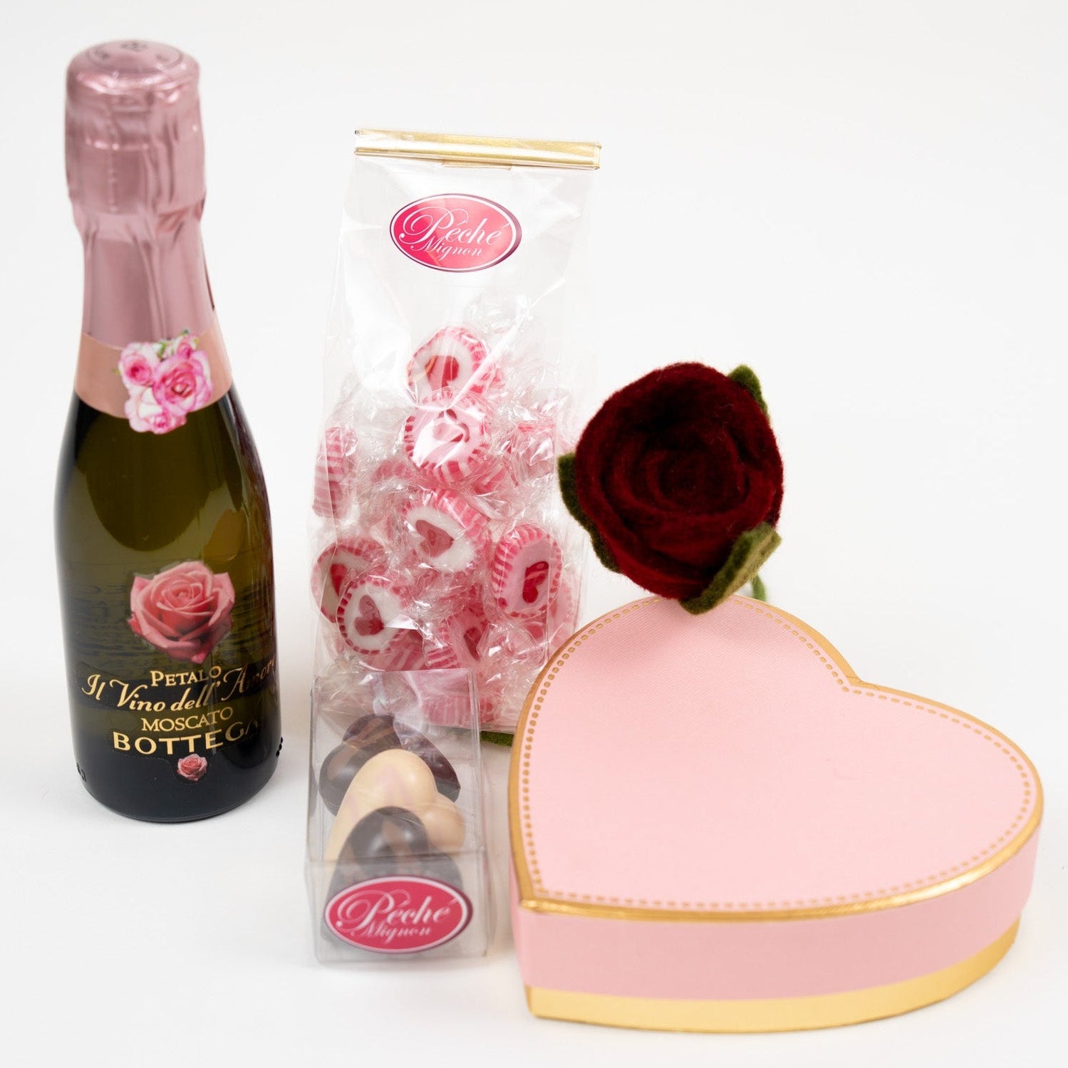 Coffret Cœur & Pétale avec Bottega Petalo, cœurs en chocolat, mini bonbons cœurs, rose Gry & Sif et coffret cadeau blanc