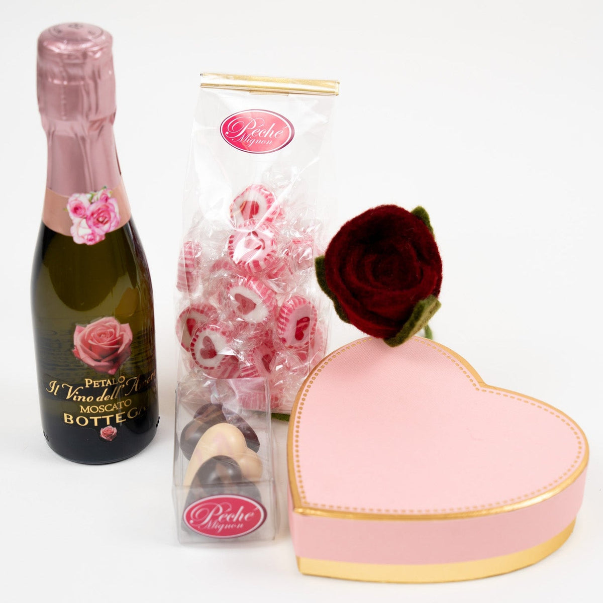 Coffret Cœur & Pétale avec Bottega Petalo, cœurs en chocolat, mini bonbons cœurs, rose Gry & Sif et coffret cadeau blanc