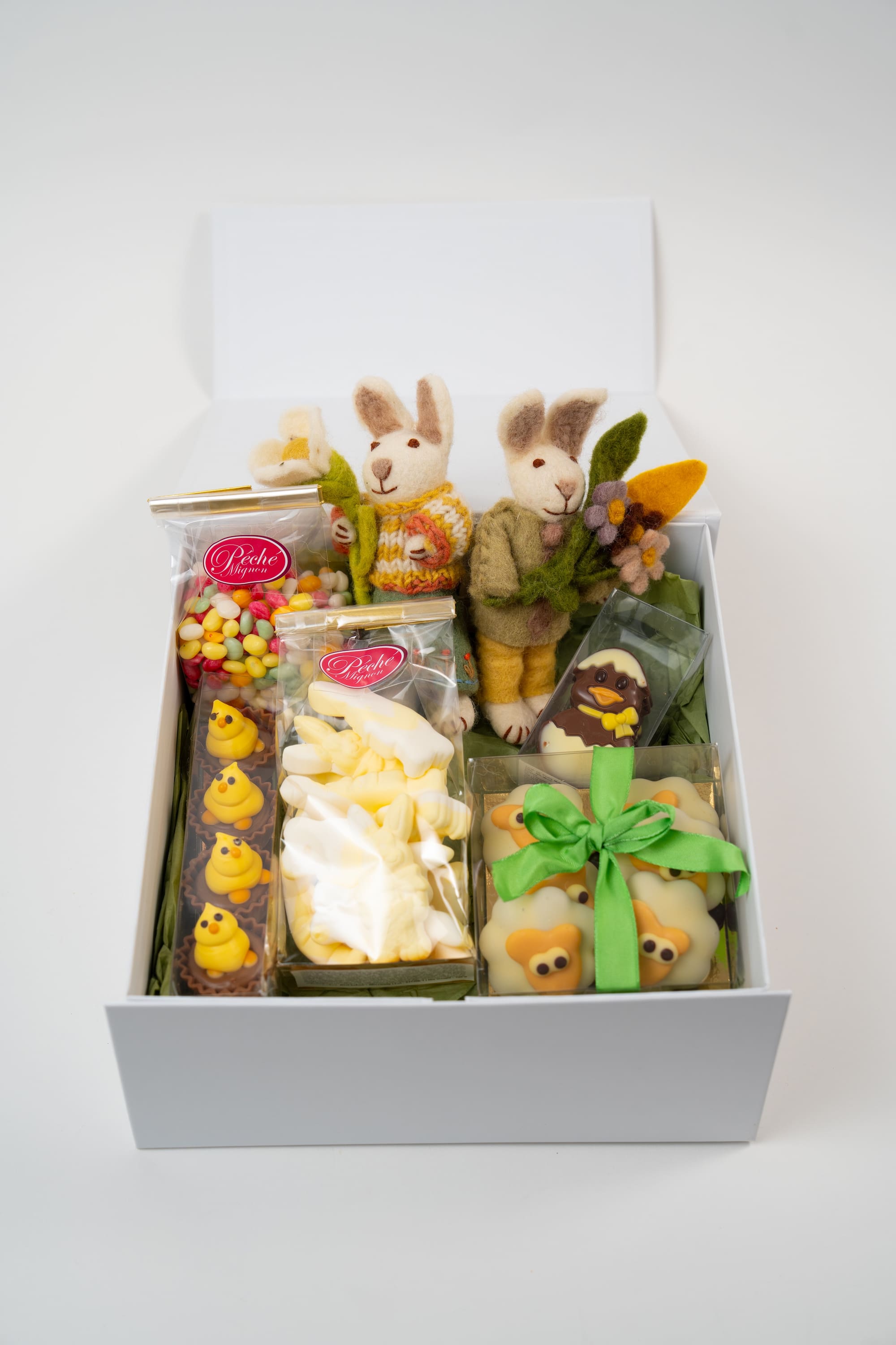 Coffret Jardin de Pâques incluant chocolats décorés et figurines en feutrine Gry & Sif.