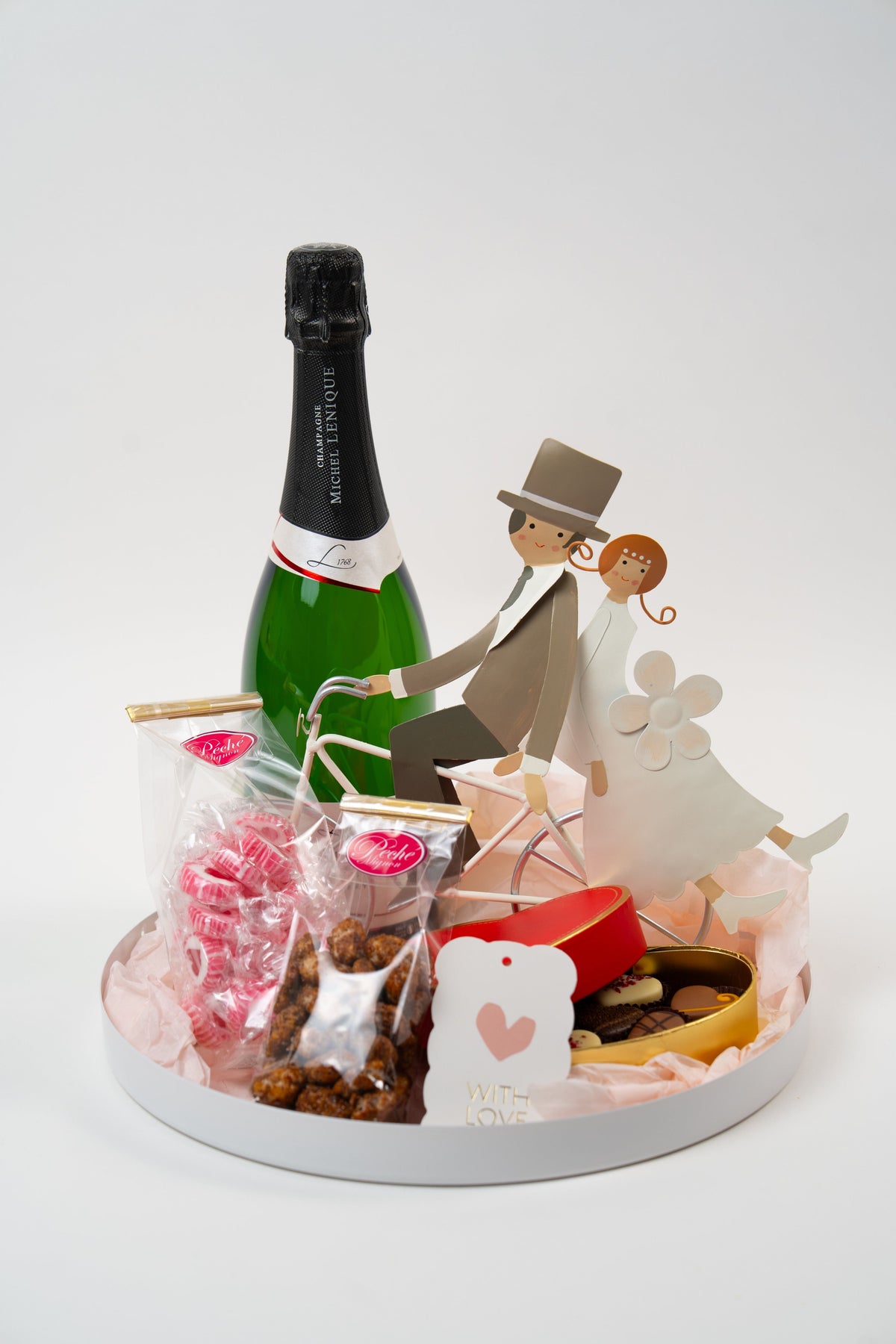 Coffret Mariage Champagne & Douceurs avec champagne, truffes cœur, amandes et bonbons