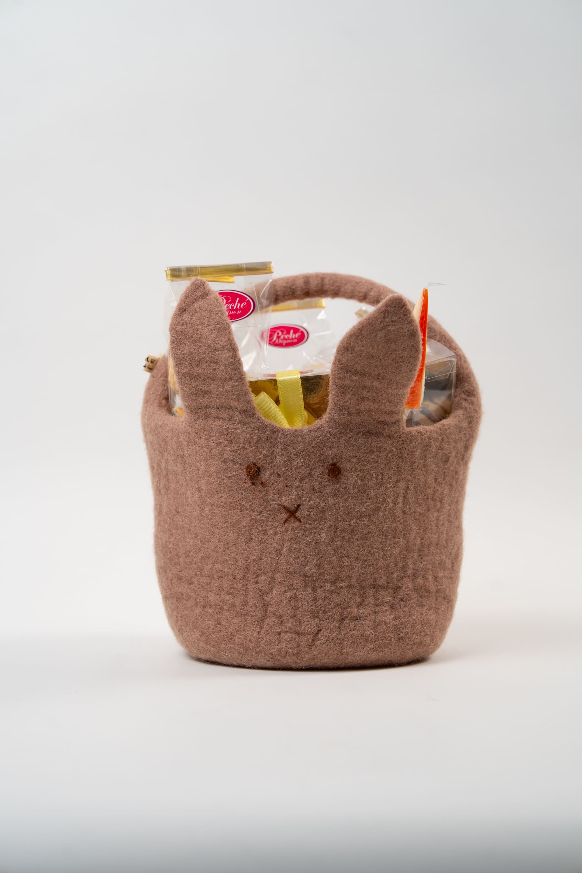 Présentation cadeau du Petit Lapin Gourmand pour une chasse aux œufs réussie.