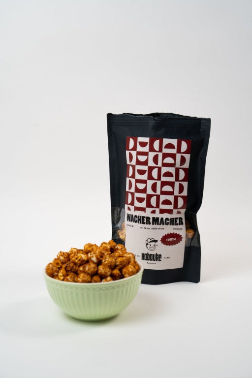 Sachet de popcorn L'Éveilleur saveur Espresso (100g). Design moderne pour ce popcorn artisanal au café.