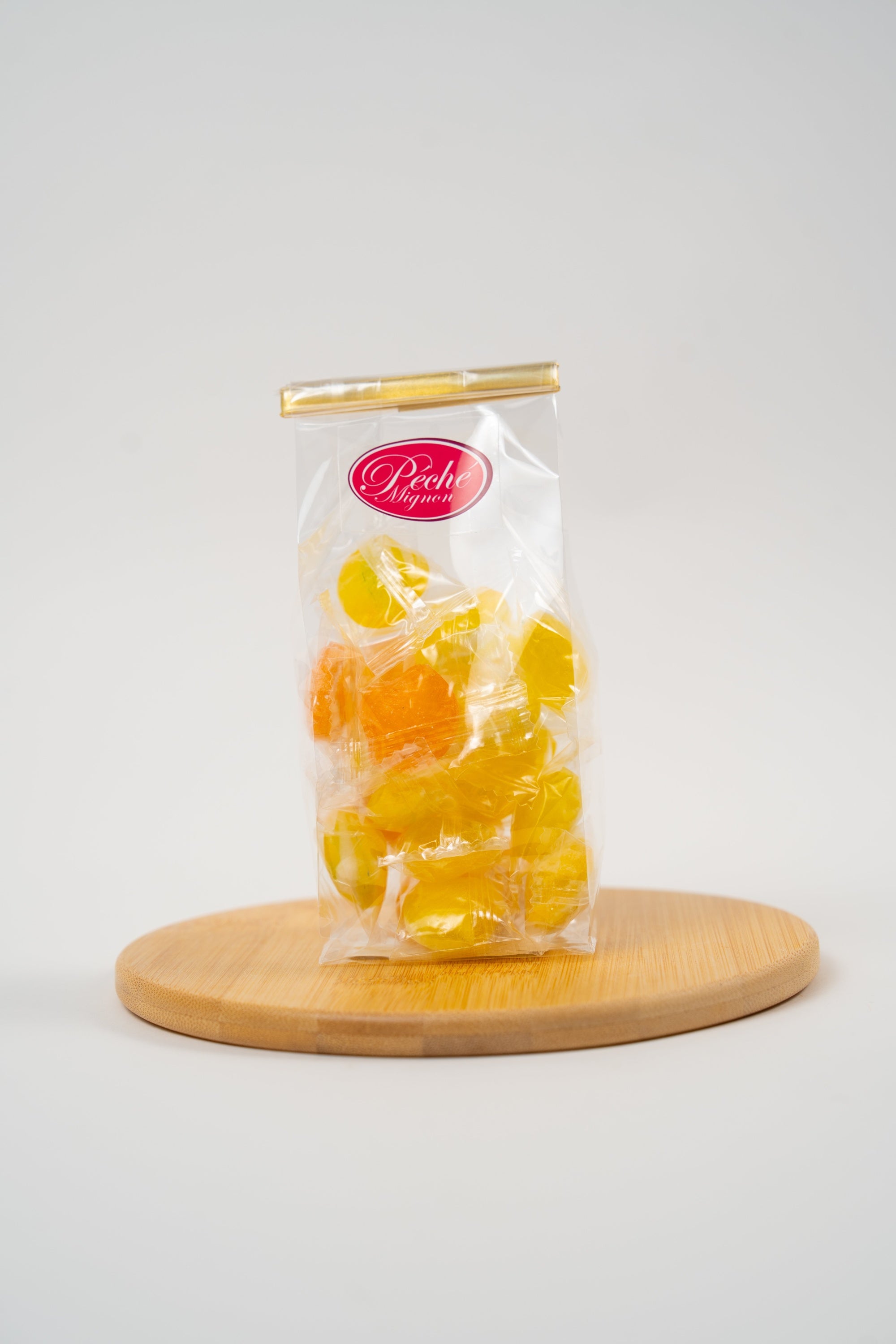 sachet plastique de bonbons citron fourrés au cœur acidulé