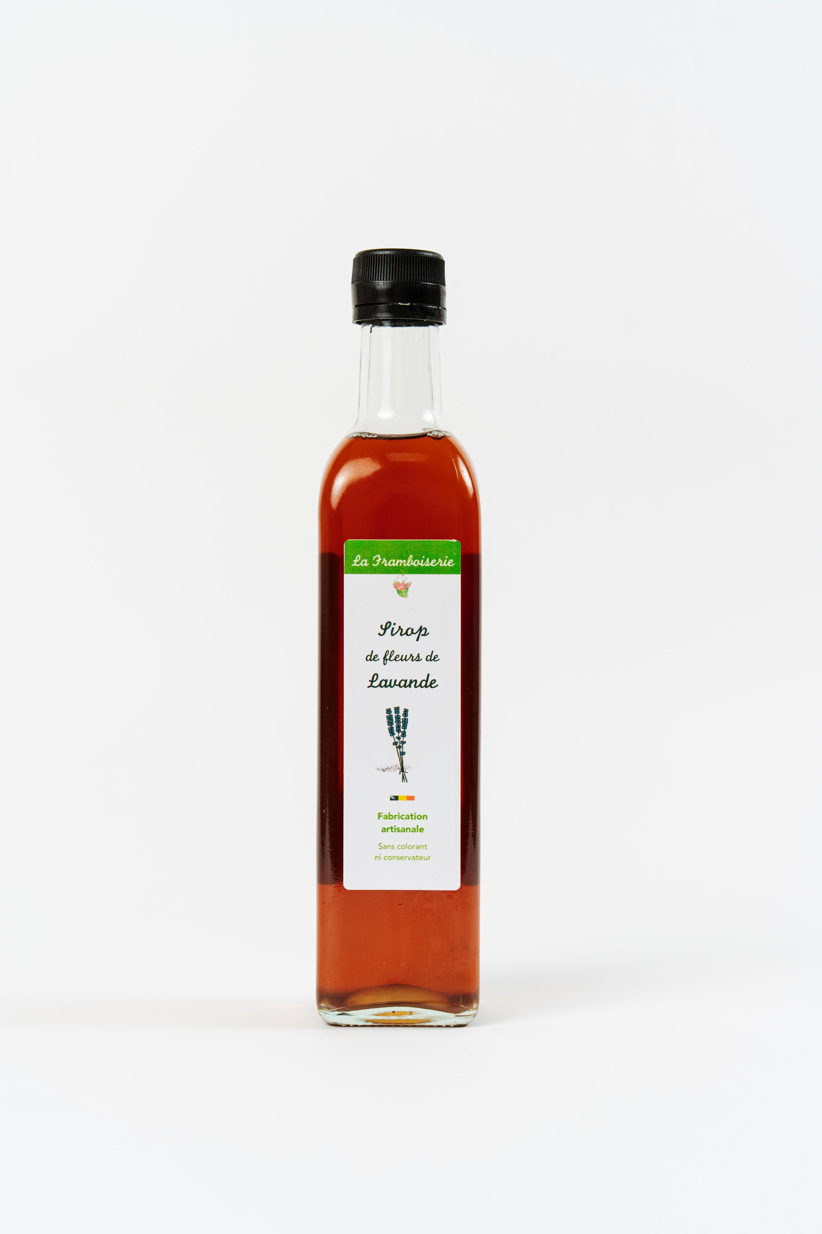 bouteille de sirop de lavande artisanal sur fond clair