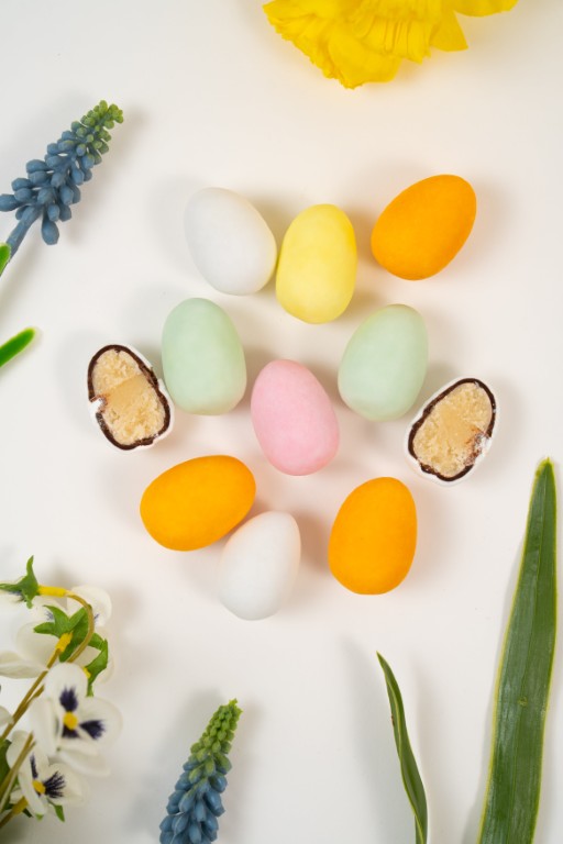 Assortiment Œufs au Massepain — Enrobage Chocolat Noir