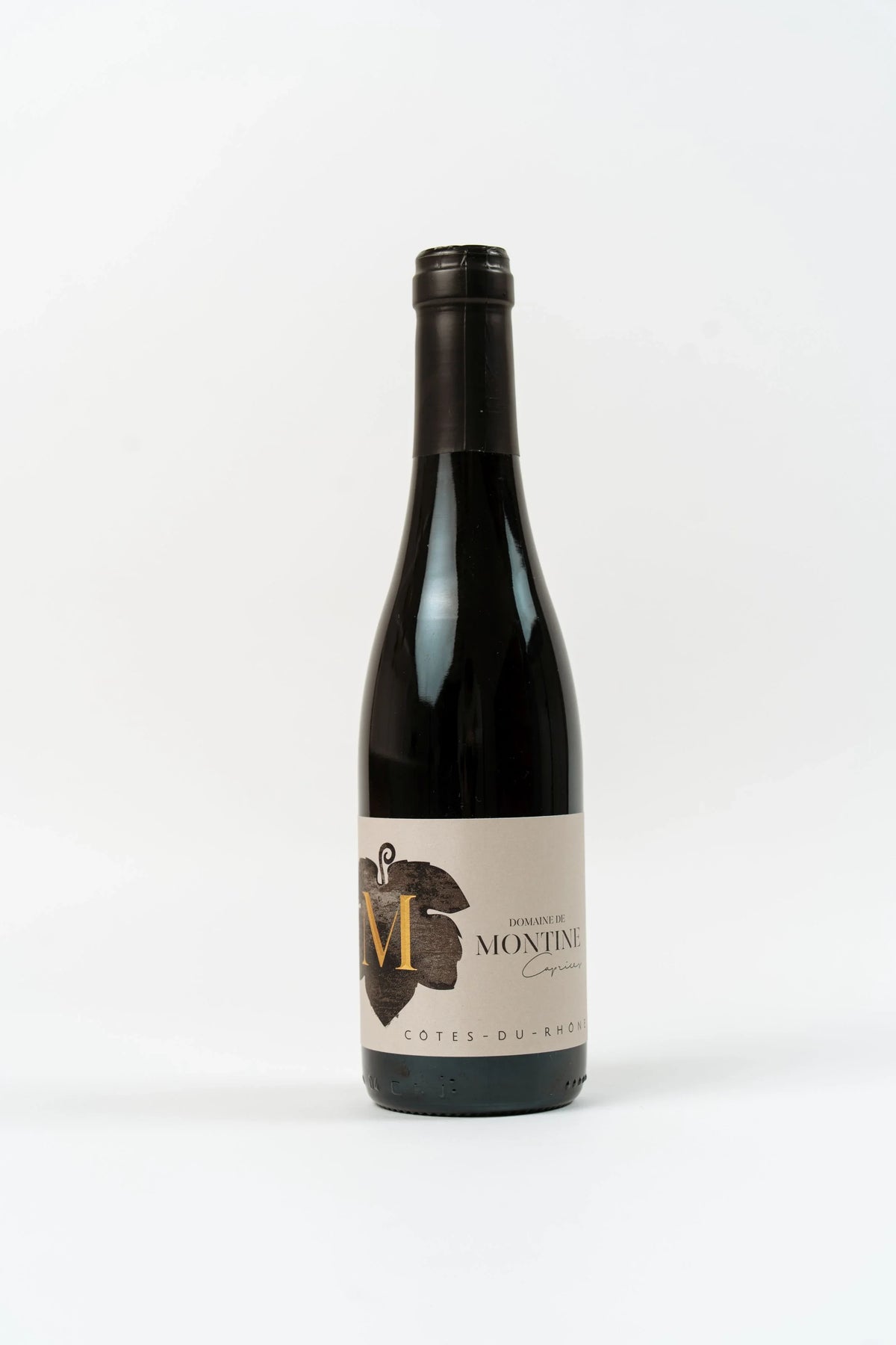 Bouteille de vin rouge Pinot Noir Domaine de Montine 37,5cl sur fond blanc