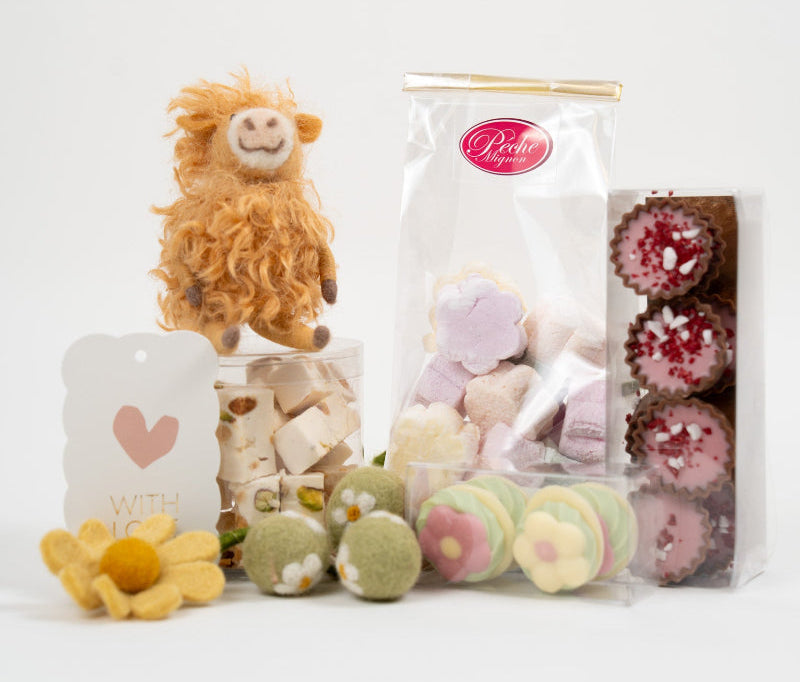 Coffret Jardin Gourmand avec chocolats artisanaux, nougat aux amandes, guimauves fleurs et décorations cadeau