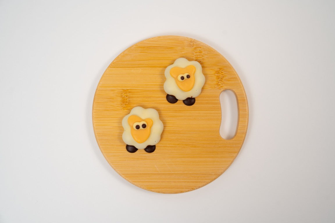 Mouton de Pâques — Chocolat Blanc  Praliné Noisettes