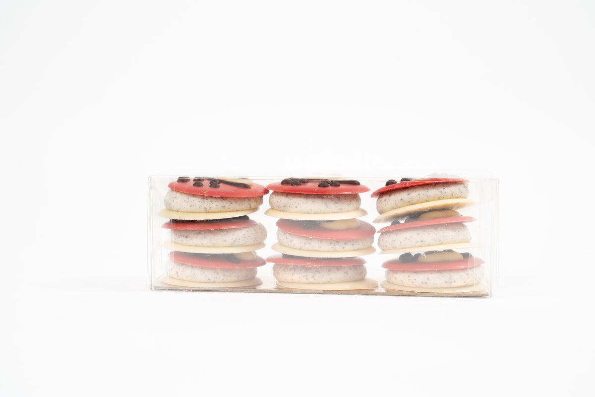 Ladybug macarons chocolade met stracciatella crème