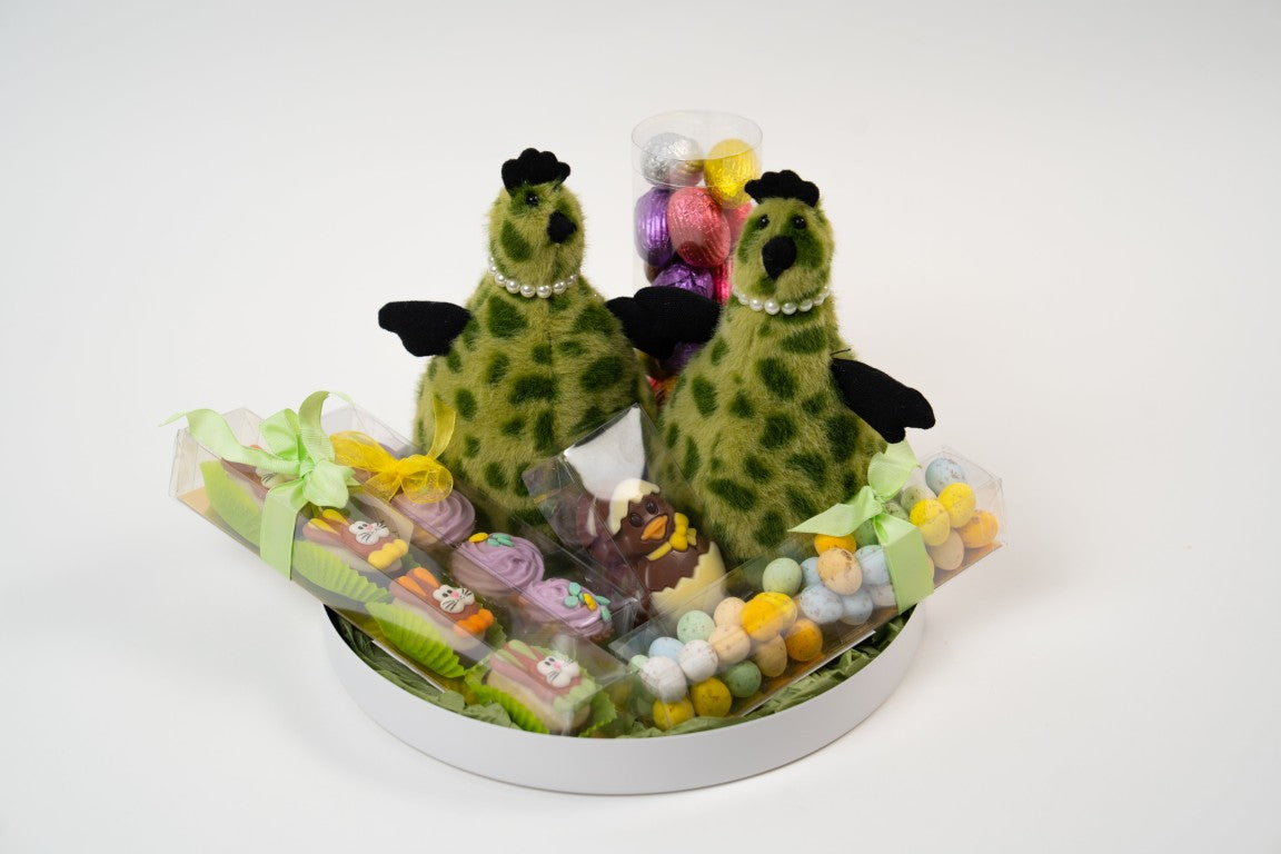 Easter gourmet chocolate assortment with decorative hens, pralines and colourful chocolate eggs from Le Péché Mignon.