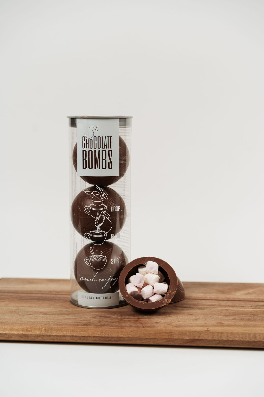 Pack de 3 bombes de chocolat chaud au lait avec mini marshmallows à faire fondre dans du lait chaud