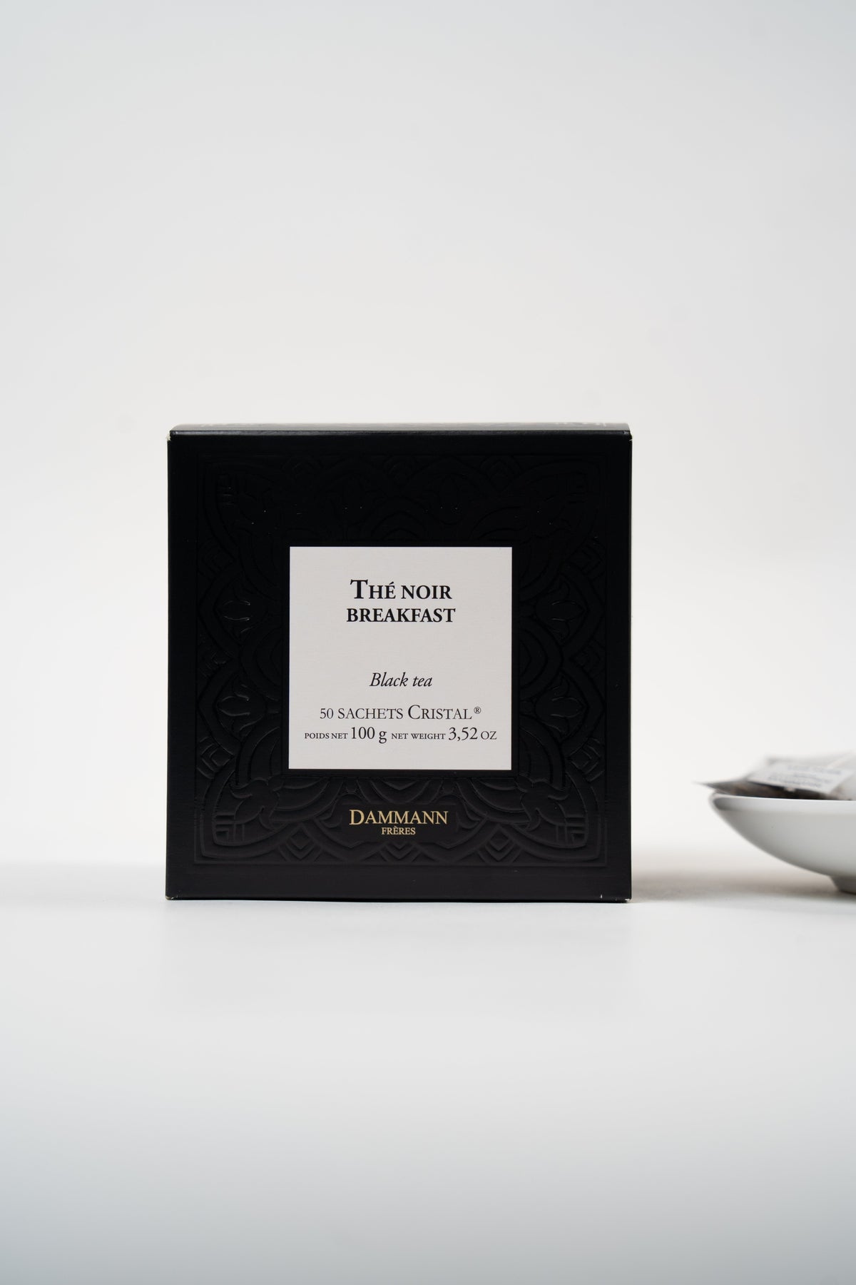 Dammann Frères Breakfast black tea in luxury French tea packaging with artisanal tea sachets