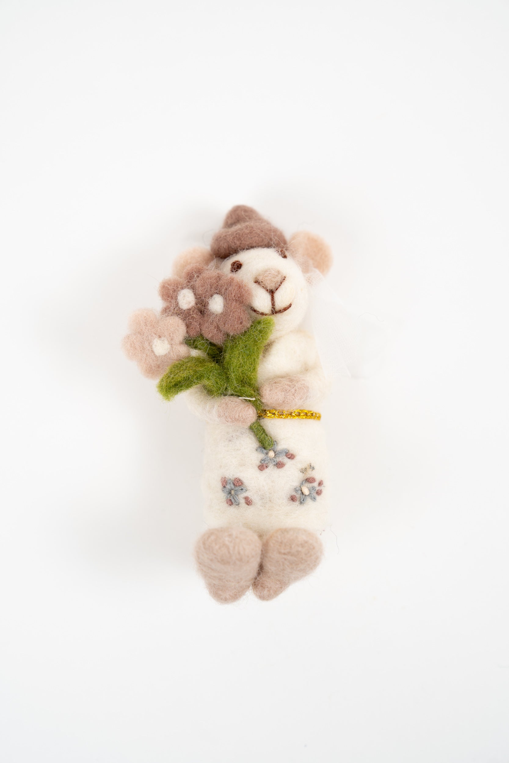 Gry & Sif felt groom mouse wearing a top hat, jacket, and bow tie on a clean white background.