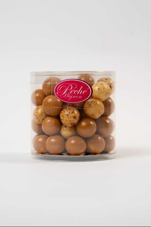 Mélange de boules de riz croustillantes caramel et stracciatella en bocal