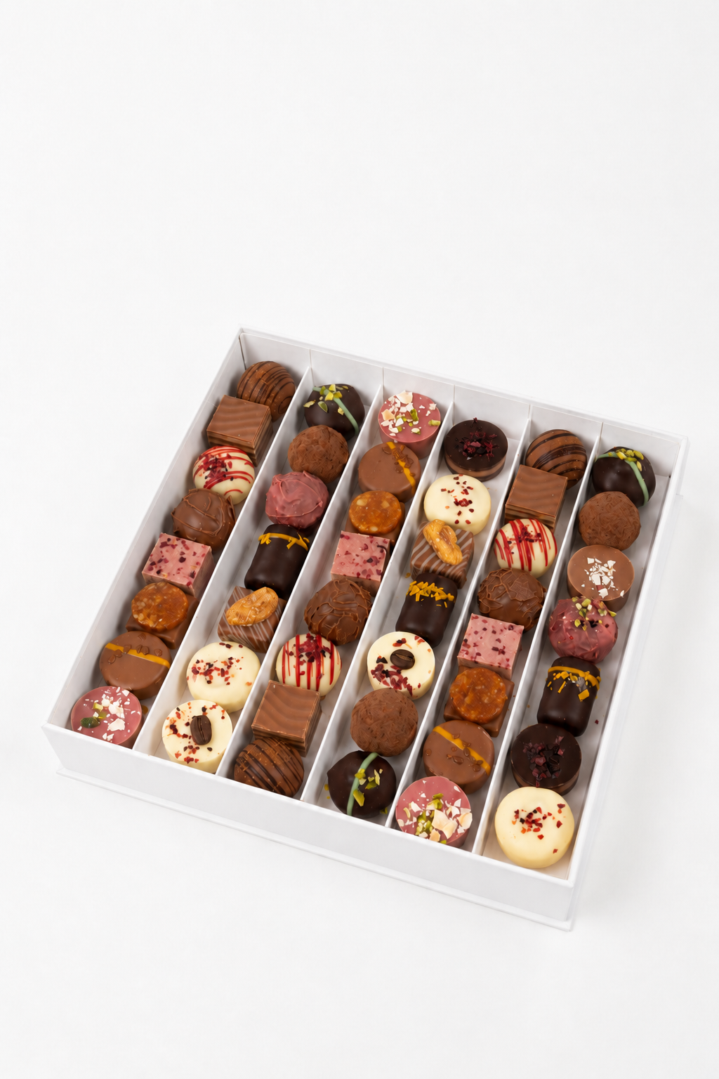 Cofre Nessi 525 g con pralinés, ganaches y trufas surtidos