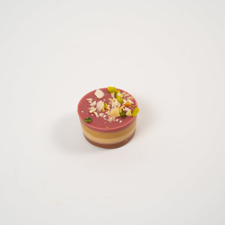 Nessi Pavé mit Pistazie und Ruby-Schokolade