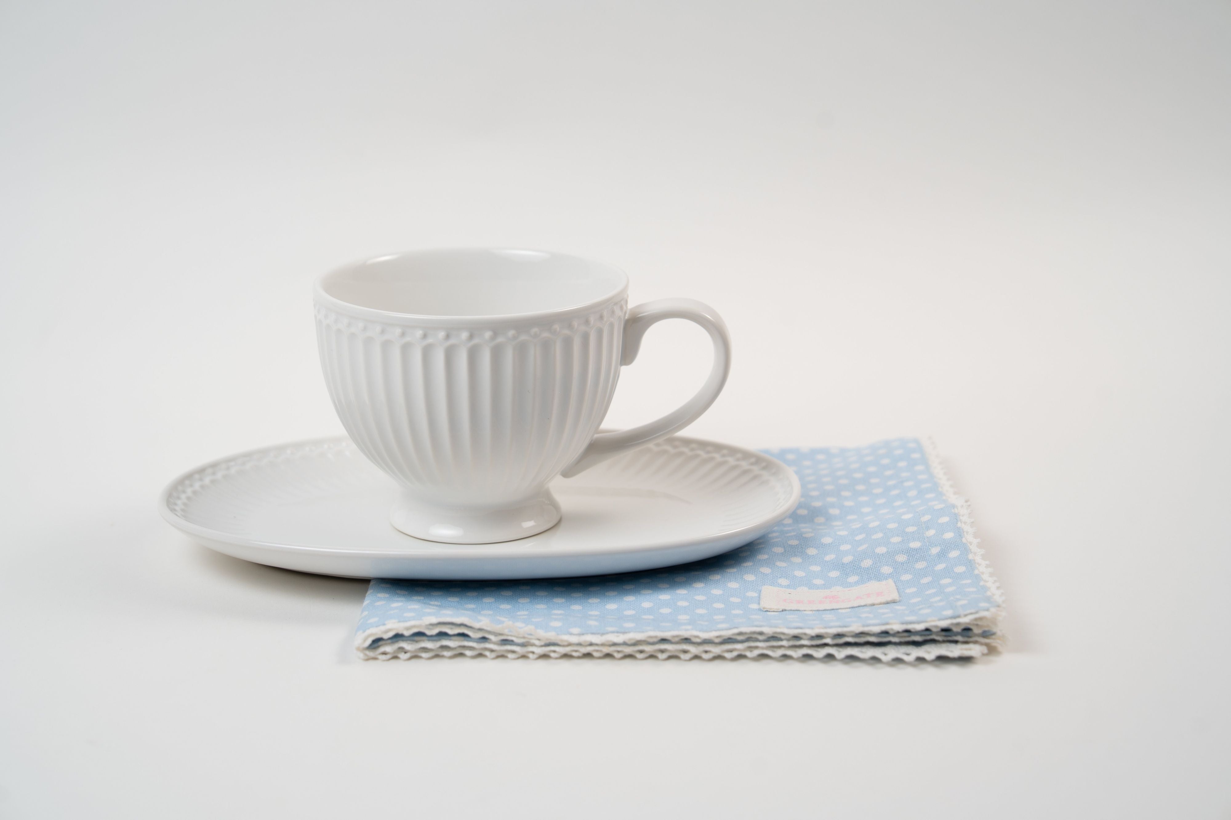 Duo de tasses thé et expresso blanches côtelées en porcelaine avec soucoupe