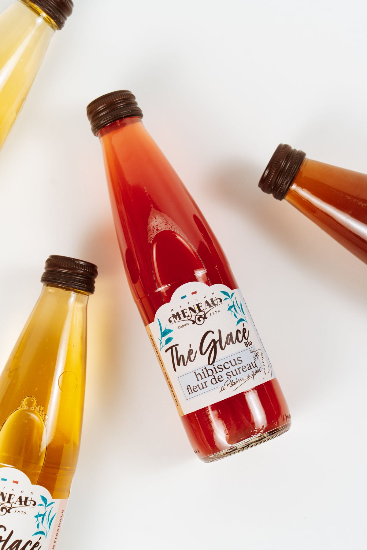 bouteille de thé glacé bio hibiscus et fleur de sureau Maison Meneau